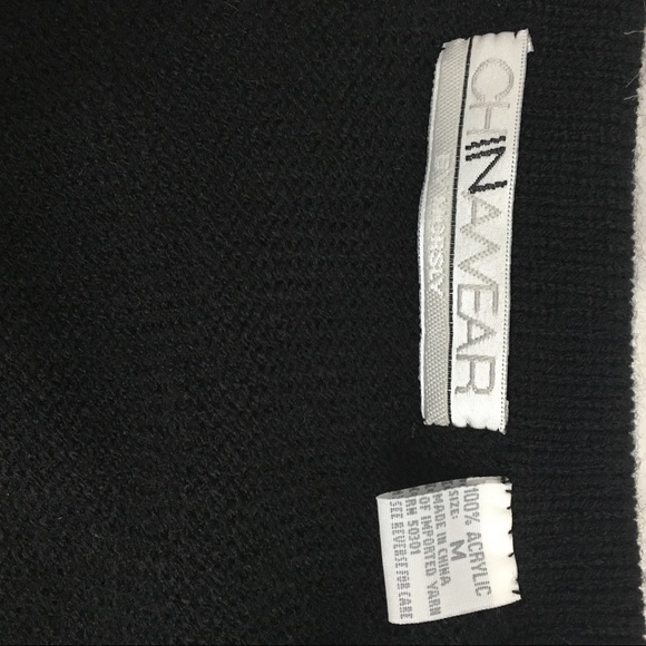 CHINAWEAR Black sweater /button closure - Picture 7 of 8